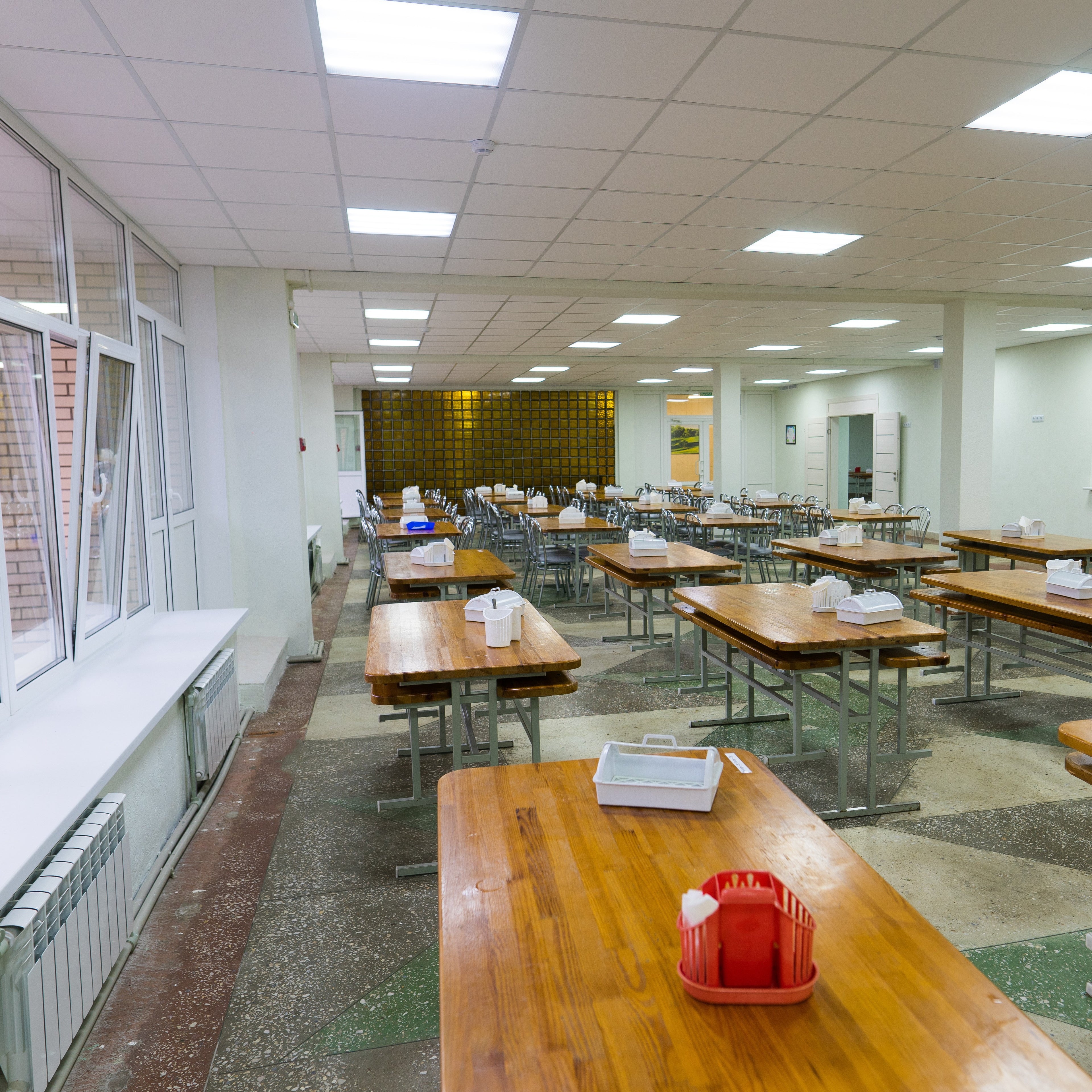 &lt;Canteen area of tables and chairs for employees to eat and take breaks in a dietary supplement facility. Credit&gt; AdobeStock_362912333